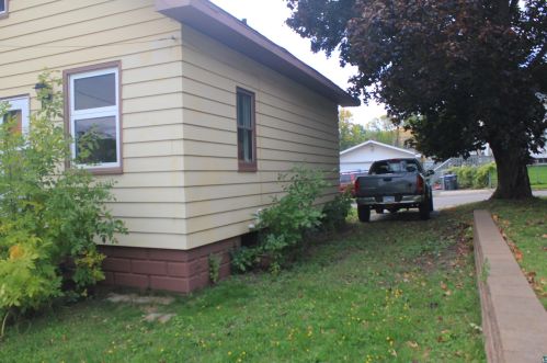 414 Pacific Ave, Duluth, MN 55806-1319