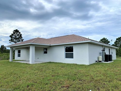 921 Lee Ave, Lehigh Acres, FL 33972-8304