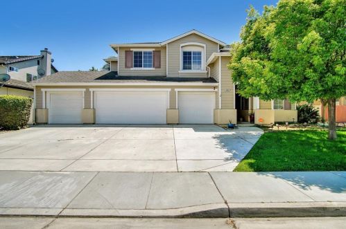 361 Majestic Dr, Hollister CA  95023-7032 exterior