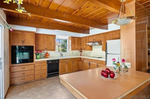 8005 Morocco Dr, La Mesa CA  91942-2107 exterior