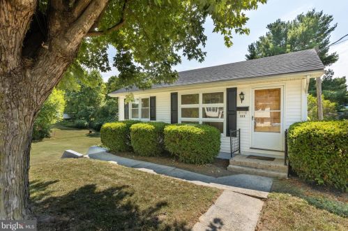 111 Lee St, Woodstock, VA 22664-1305