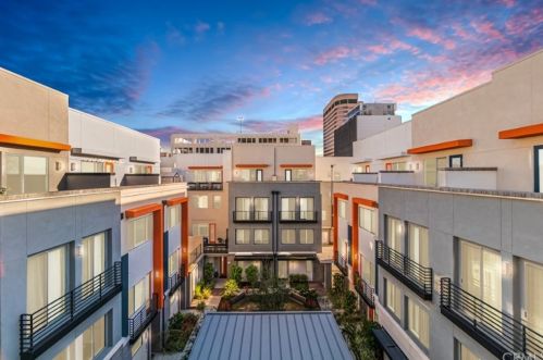 241 Elm Ave, Long Beach CA 90807-3403 exterior