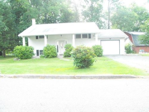 44 Woodland Dr, Troy, PA 16947-1029