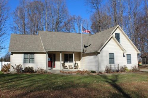 8668 Lynmar Dr, Girard, PA 16417-1824