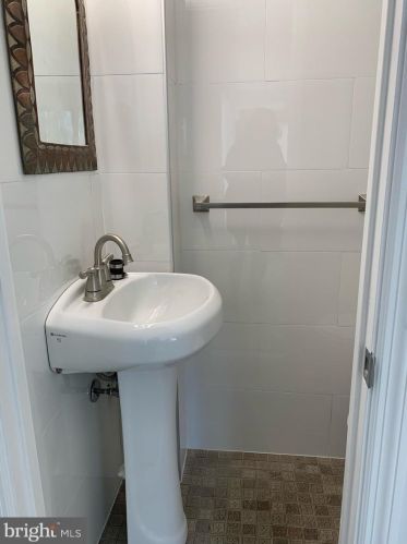 2113 Harbour Dr, Palmyra NJ  08065-1103 exterior