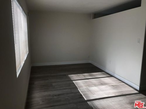 14902 Gilmore St, Van Nuys CA 91411-1423 exterior