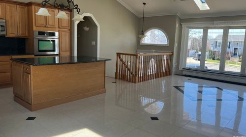 9 Snapper Ct, North Lindenhurst NY  11757-5733 exterior