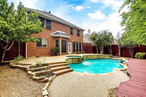 1005 Tanglewood Ln, Lewisville TX  75028-8234 exterior