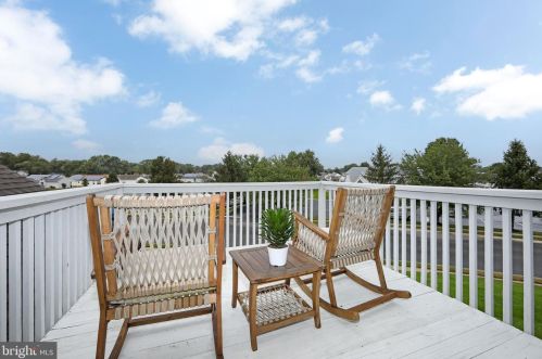 106 Alexander Rd, Beverly NJ  08010-3112 exterior