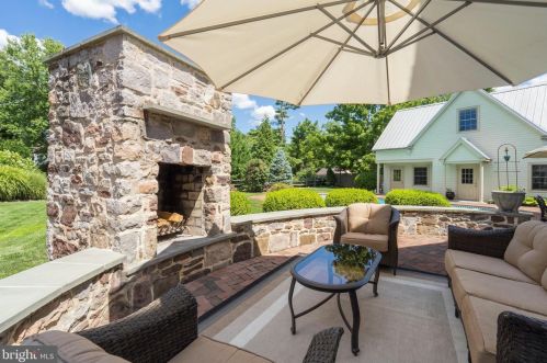 737 Hoover Rd, Blue Bell PA  19422-2015 exterior