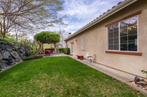 1118 Souza Dr, Folsom CA  95762-7555 exterior