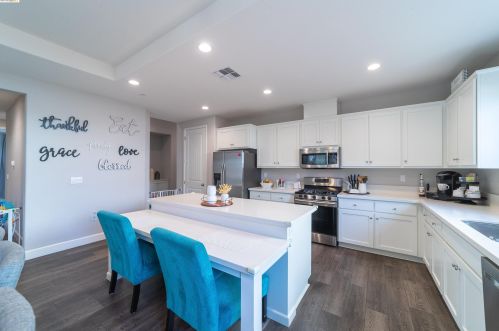 3834 Pato Ln, Oakley, CA 94561-4241