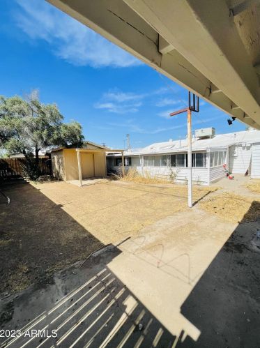 1632 37th Ave, Phoenix AZ  85009-2275 exterior