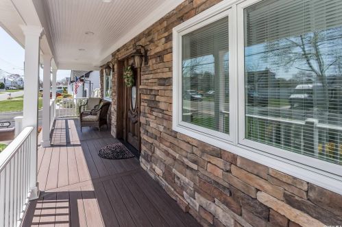 420 12th St, Babylon, NY 11704-3109