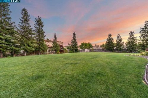 1040 Zebrina Way, San Ramon CA  94582-5209 exterior