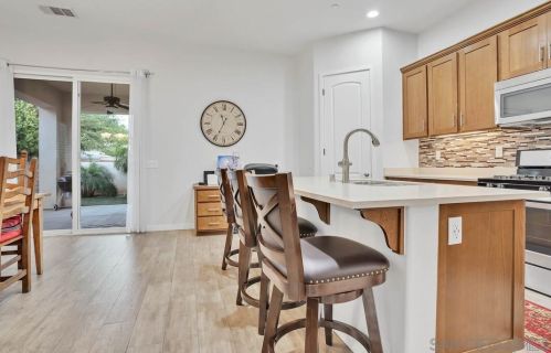 52090 Avenida Mendoza, La Quinta CA  92253-3296 exterior