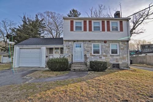 20 River St, Dedham, MA 02026-2909