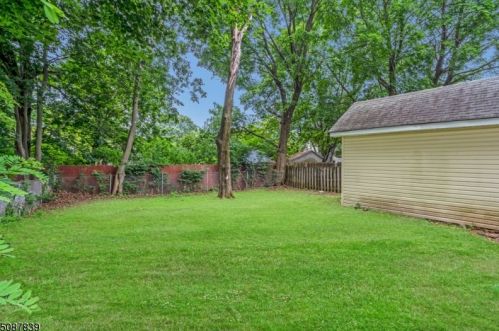 16 Dayton Cres, Bernardsville NJ  07924-2704 exterior