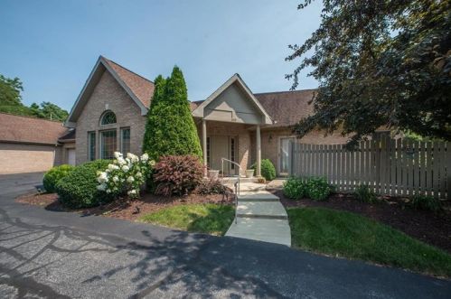 309 Village Green Dr, Canonsburg, PA 15317-5421