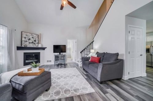 1023 Timberwood Dr, Beaver Falls PA 15010-1613 exterior