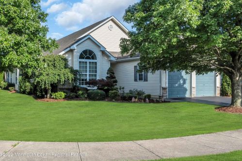 77 Enclave Blvd, Lakewood, NJ 08701-5788