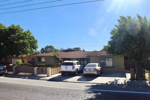 137 Mercey Springs Rd, Los Banos, CA 93635-3251