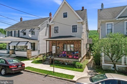608 Center St, Jim Thorpe, PA 18229-2116