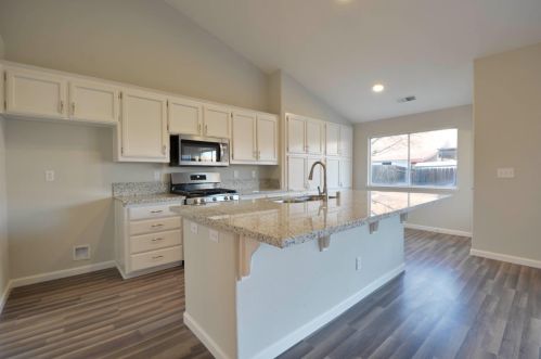 168 Driftwood Ct, Los Banos CA  93635-6302 exterior