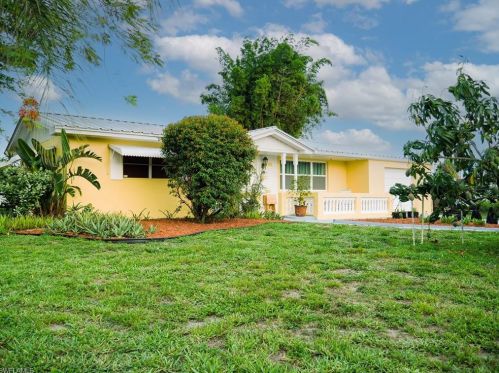 210 Rockcliff Ave, Lehigh Acres, FL 33936-5867