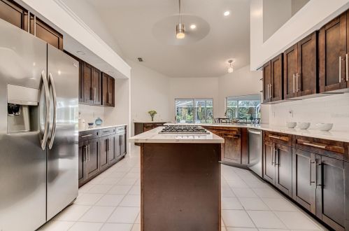 963 Ridgewood Ter, Tarpon Springs FL  34689-2622 exterior