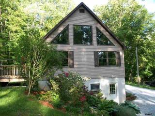 55 Metz Ln, Charnita, PA 17320-7818