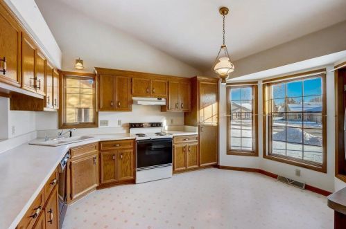 5339 Cambridge Ln, Milwaukee WI 53221-3237 exterior