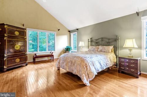 1483 Buck Crk Dr, Yardley PA 19067-4053 exterior