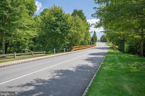 1709 Magnolia Ct, Boothwyn, PA 19060-6818