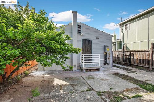 2039 96 Ave, Oakland CA 94603-1936 exterior