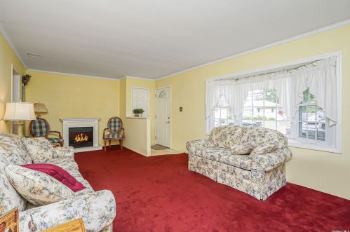 52 Colony Dr, West Sayville NY  11796-1619 exterior