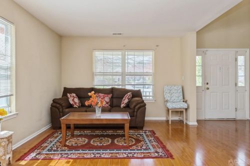 45 Devon Dr, East Brunswick NJ  08816-5329 exterior