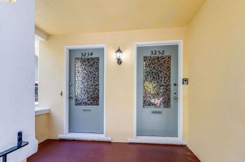 3252 Kempton Ave, Oakland, CA 94611-5826