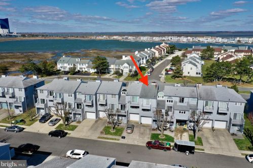 425 Sea Horse Rd, Brigantine City, NJ 08203-1353