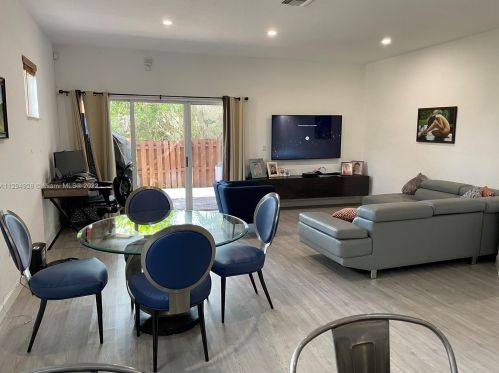 1215 100th Ave, Hollywood, FL 33024-4377