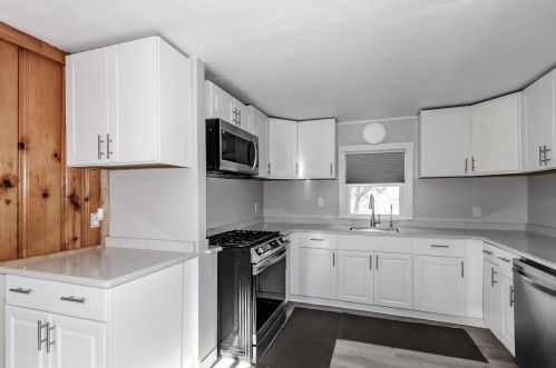 109 Brookdale Rd, Salem NH  03079-2844 exterior