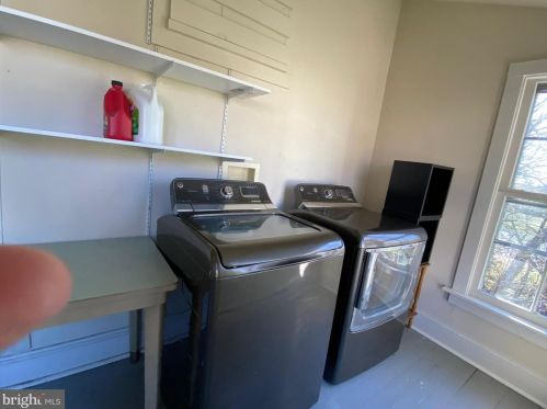 521 Washington St, Charles Town WV  25414-1735 exterior