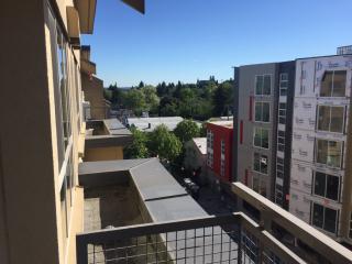 1730 22nd Ave, Seattle WA  98122-2981 exterior