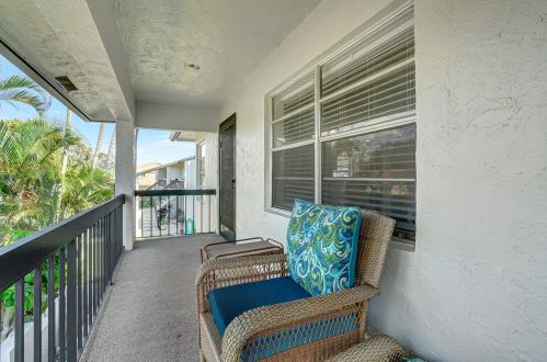 5830 Sugar Palm Ct, Delray Beach FL  33484-2027 exterior