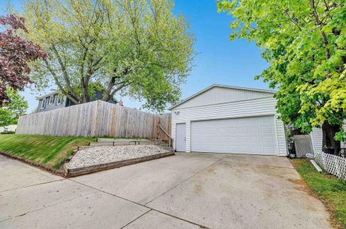 2603 Sheridan Pl, Manitowoc WI  54220-3751 exterior