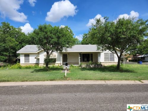 302 3rd St, Copperas Cove, TX 76522-1644