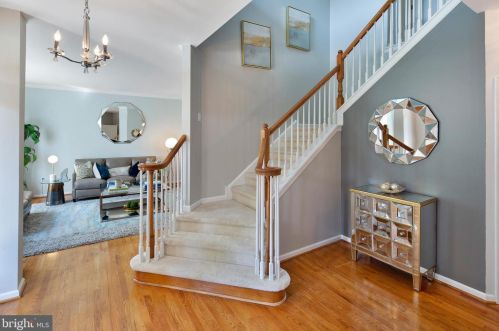 2 Kendall Ct, Wilmington, DE 19803-5250
