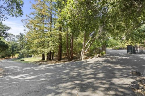 170 Josselyn Ln, Redwood City CA  94062-3610 exterior