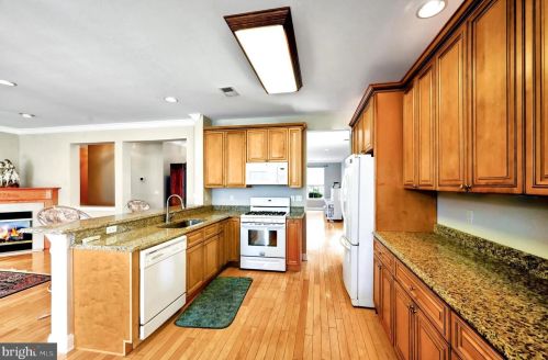 24 Chamber Ln, Columbus NJ  08022-2313 exterior