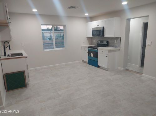11215 Duluth Ave, Youngtown, AZ 85363-1324